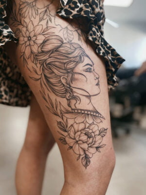 Feminine tattoo, girly tattoo, face tattoo, flowertattoo pige tatovering, ansigt med blomster